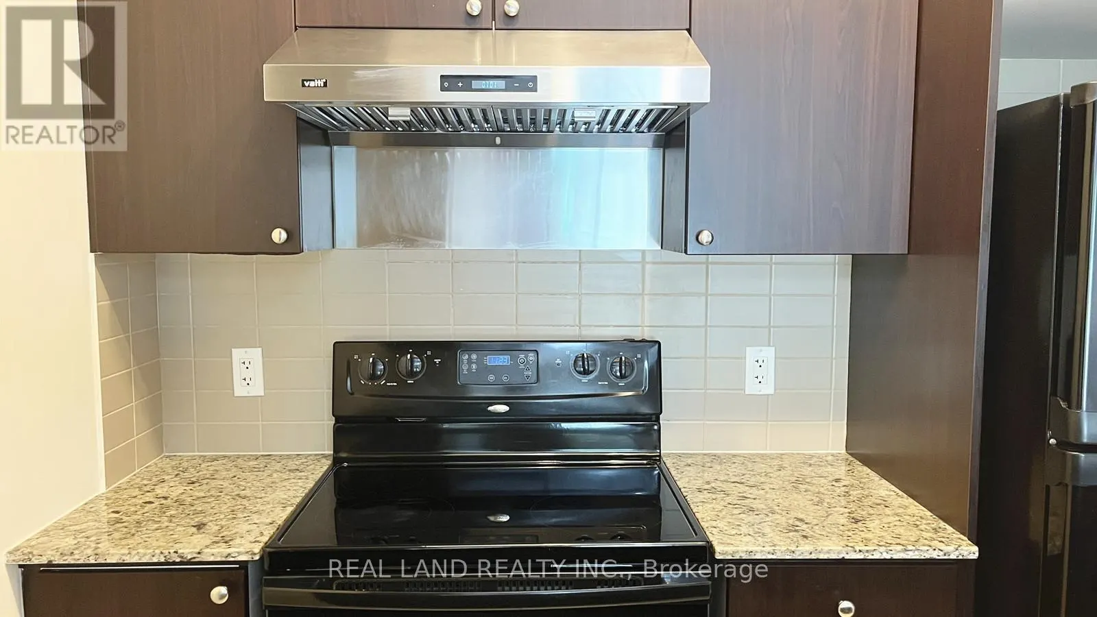 11 - 310 VILLAGE GREEN SQUARE E