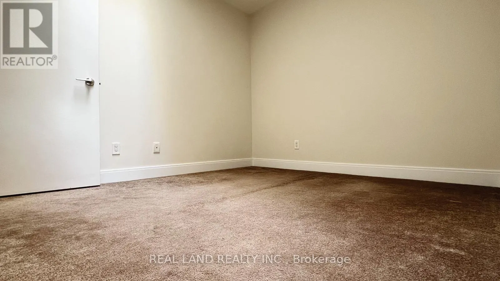 11 - 310 VILLAGE GREEN SQUARE E