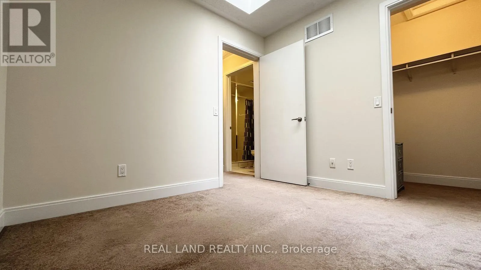 11 - 310 VILLAGE GREEN SQUARE E