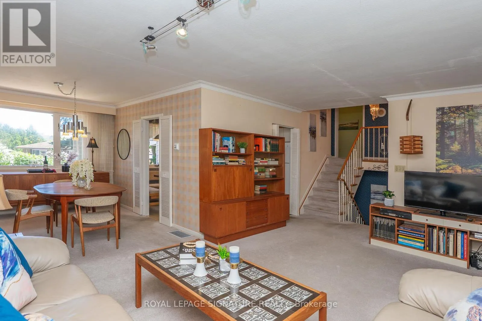 19 CASTLEMERE CRESCENT