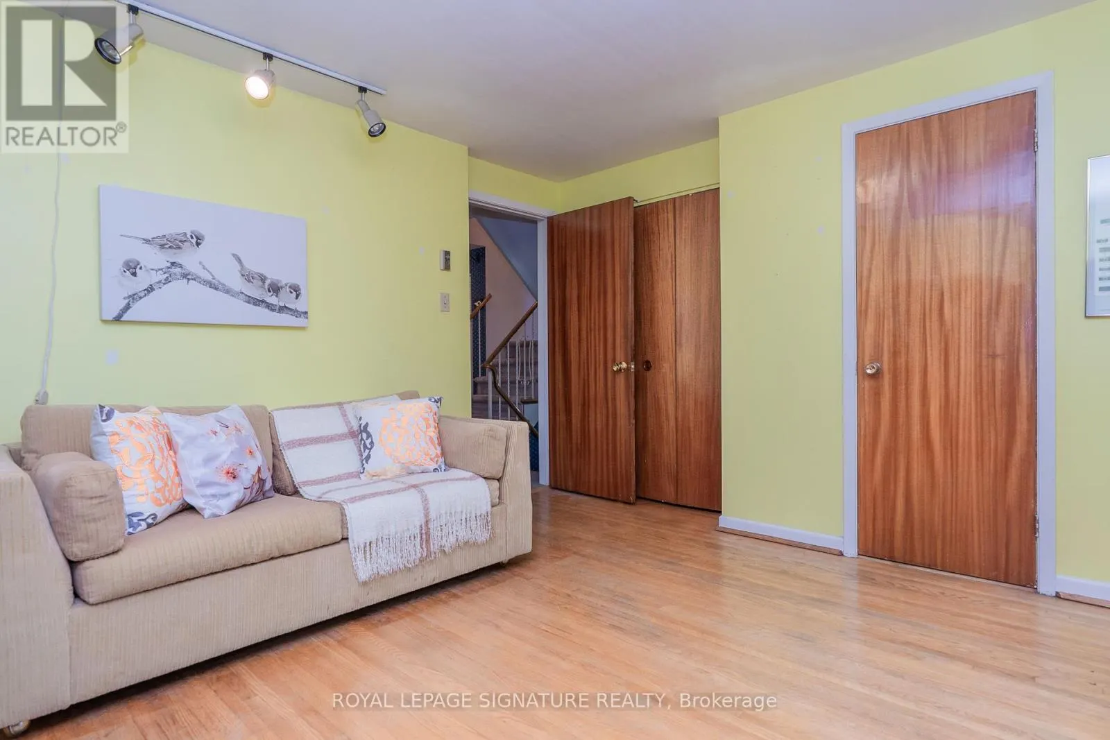 19 CASTLEMERE CRESCENT
