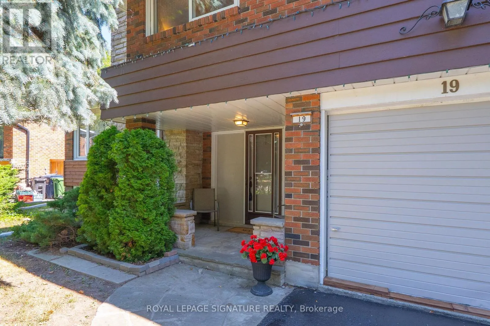 19 CASTLEMERE CRESCENT