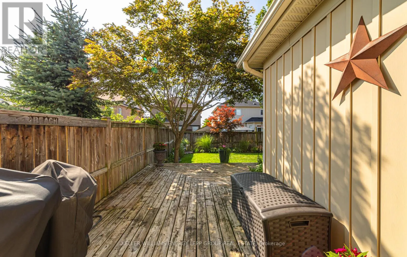 17 BEAUMARIS CRESCENT