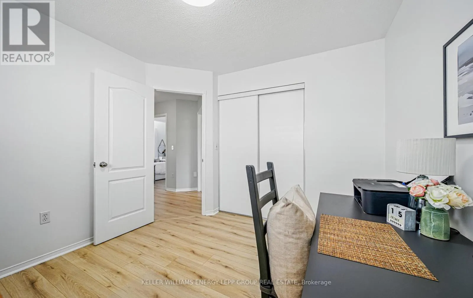 17 BEAUMARIS CRESCENT