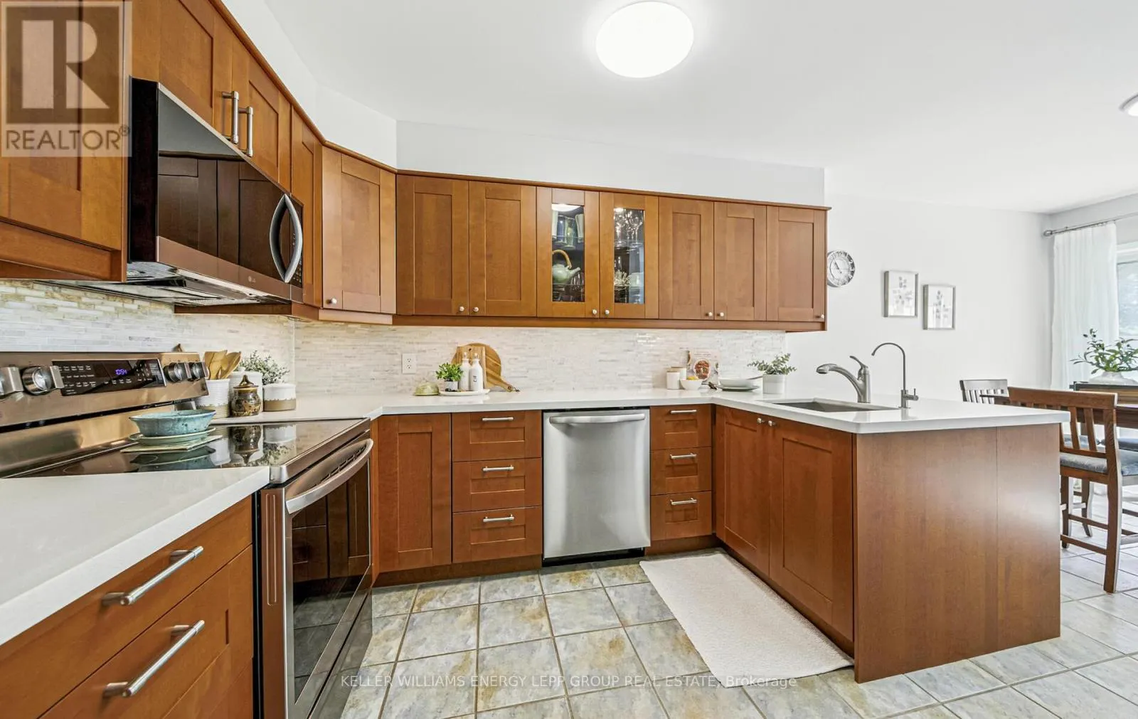 17 BEAUMARIS CRESCENT