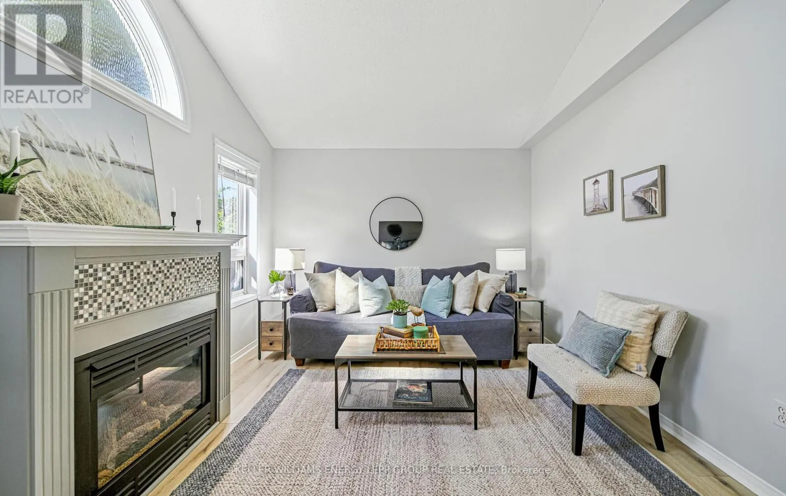 17 BEAUMARIS CRESCENT