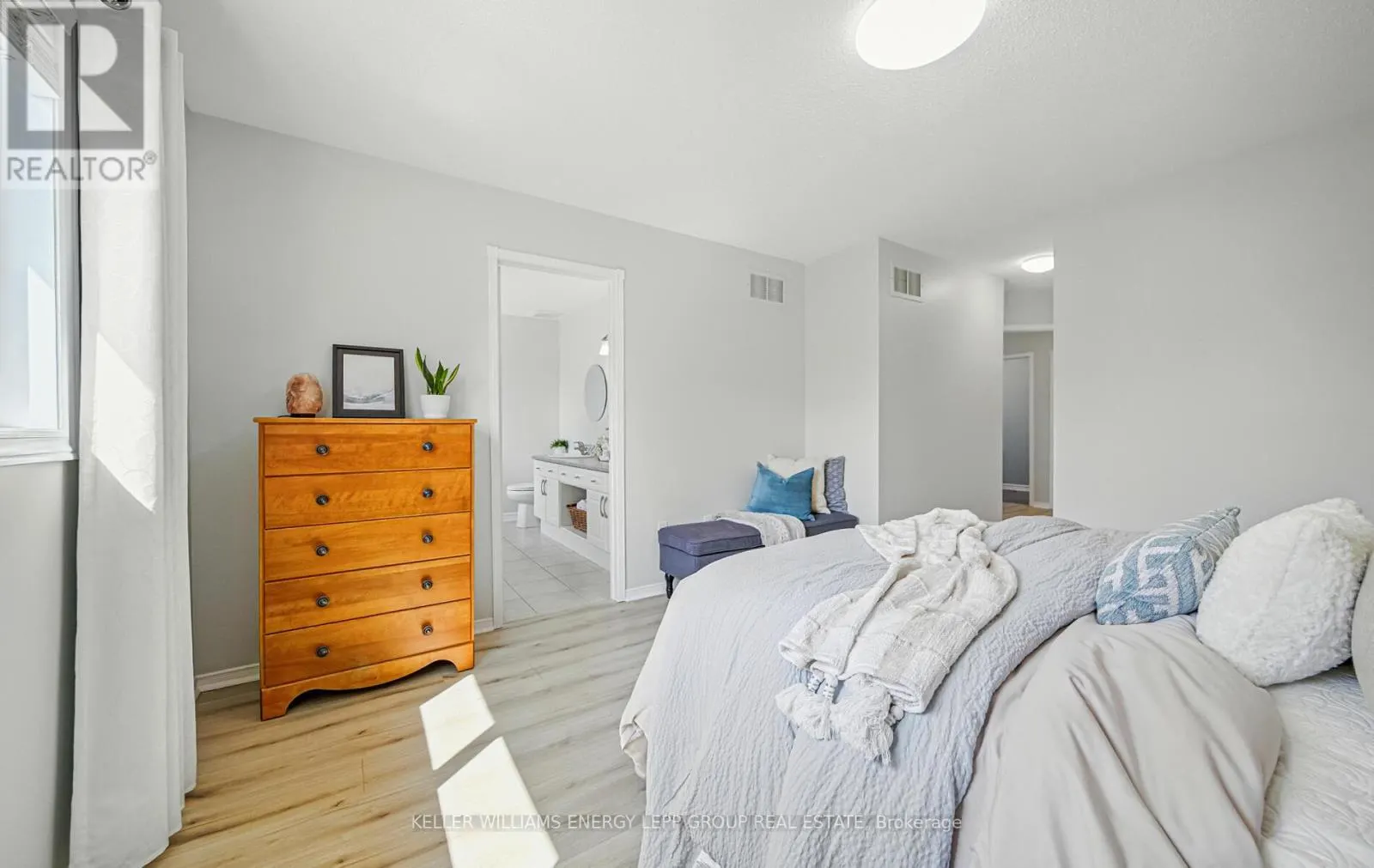 17 BEAUMARIS CRESCENT