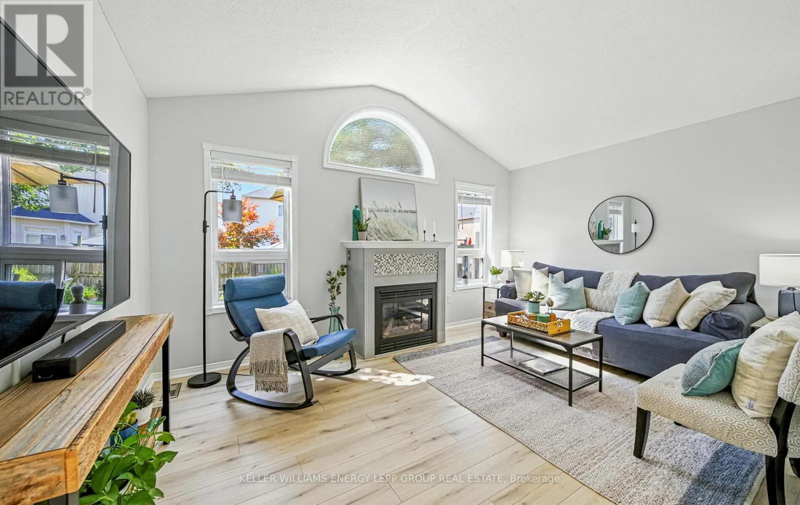 17 BEAUMARIS CRESCENT