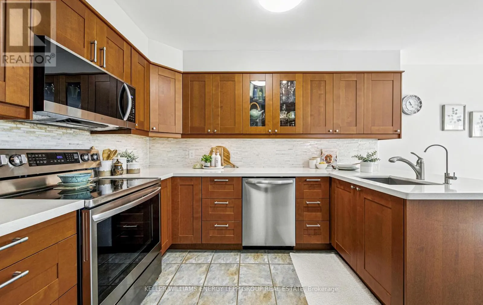 17 BEAUMARIS CRESCENT