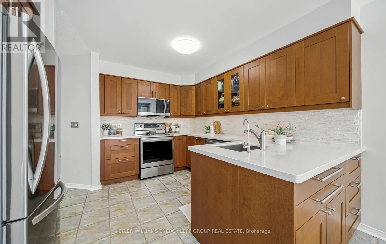 17 BEAUMARIS CRESCENT