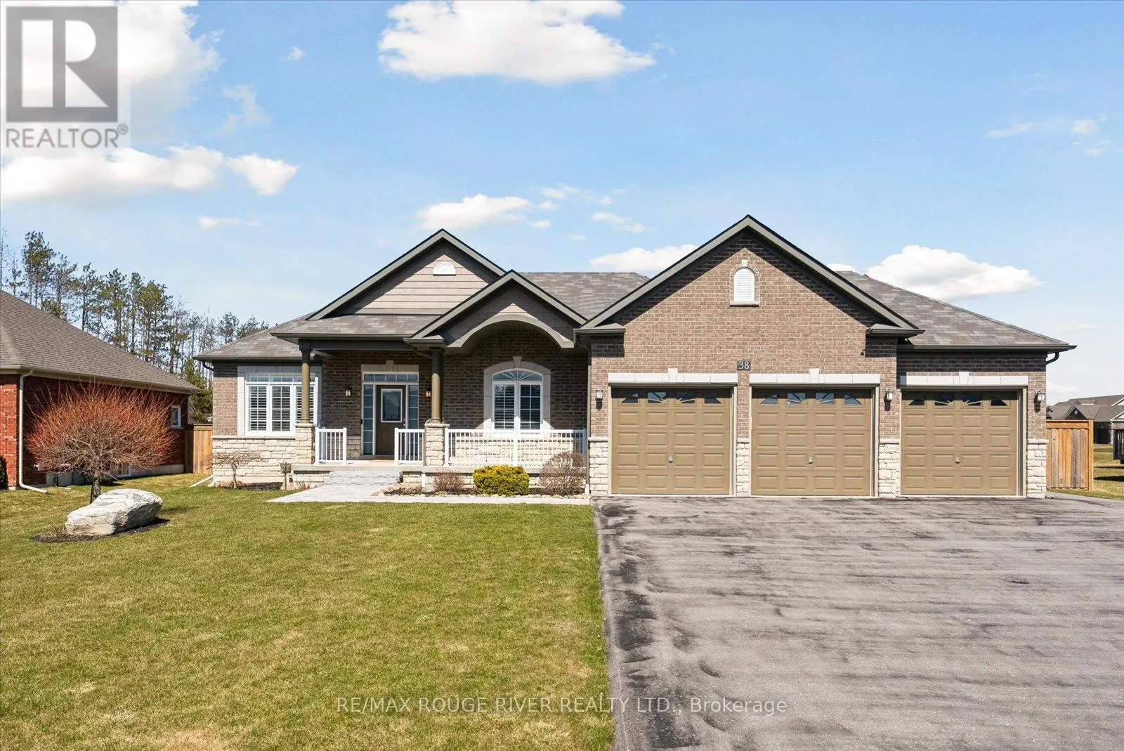 38 CHARLES TILLEY CRESCENT