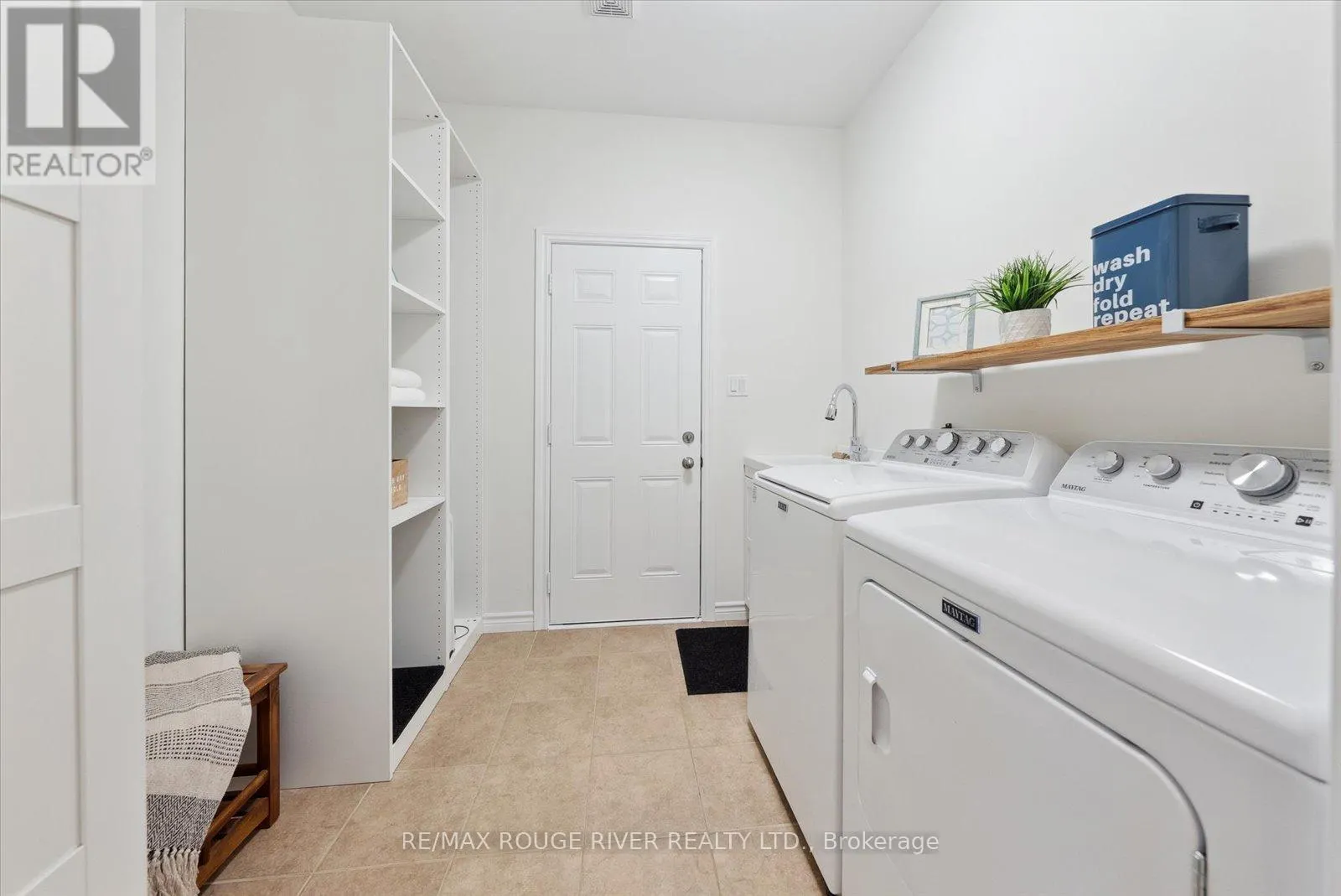38 CHARLES TILLEY CRESCENT
