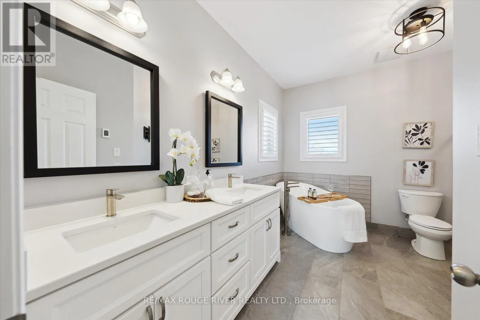 38 CHARLES TILLEY CRESCENT