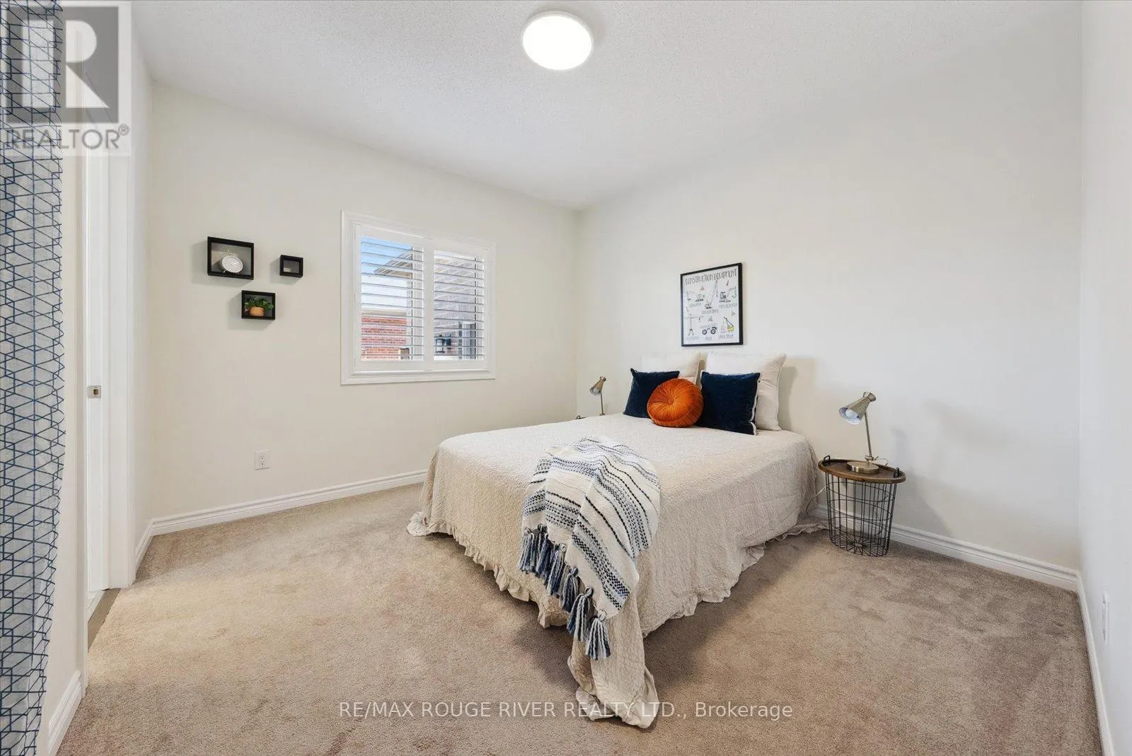 38 CHARLES TILLEY CRESCENT
