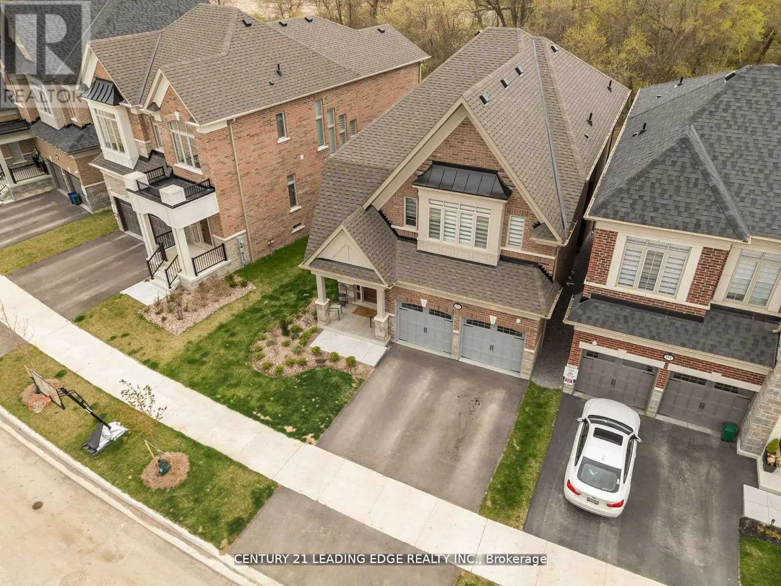89 DEER RIDGE CRESCENT