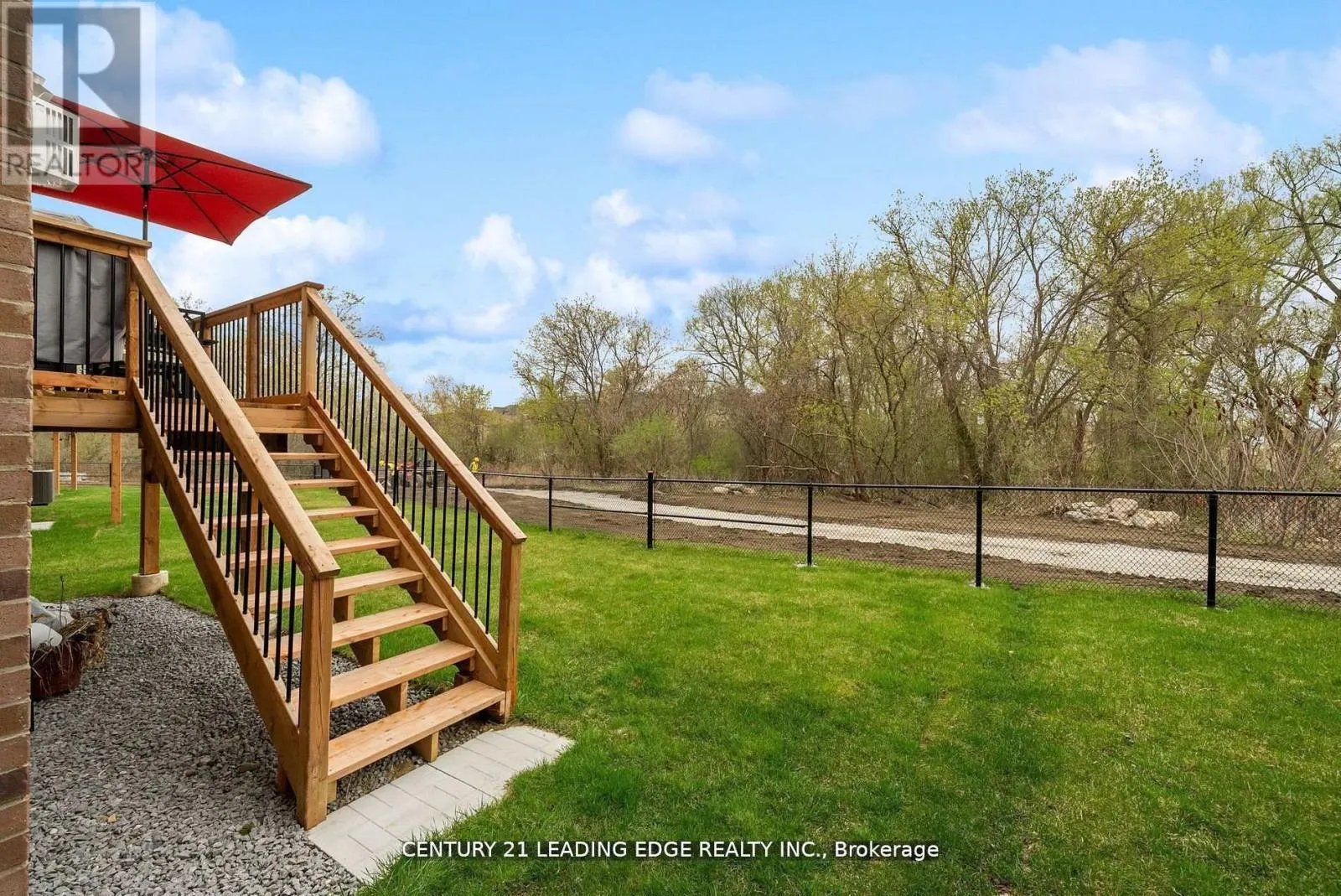 89 DEER RIDGE CRESCENT