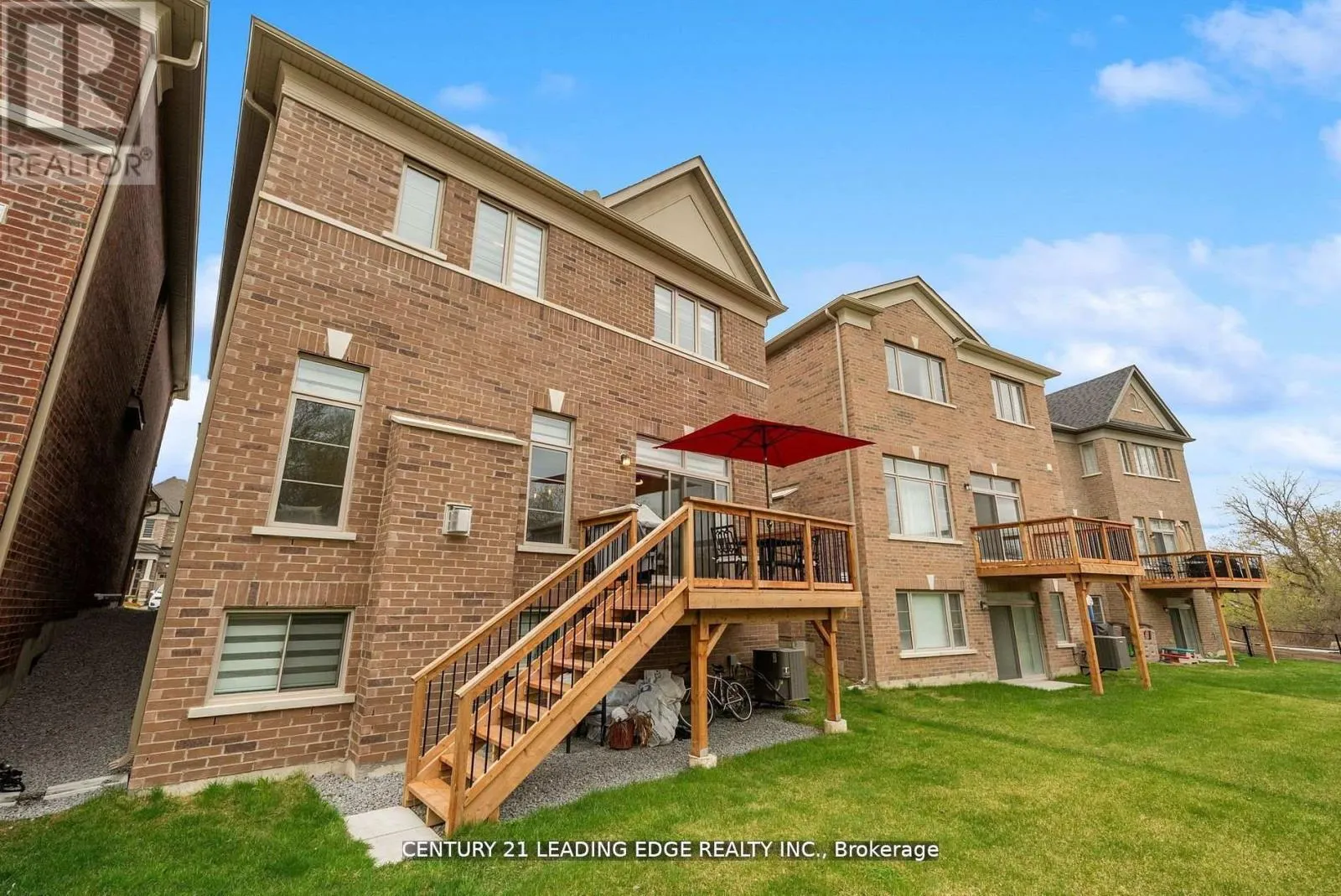 89 DEER RIDGE CRESCENT
