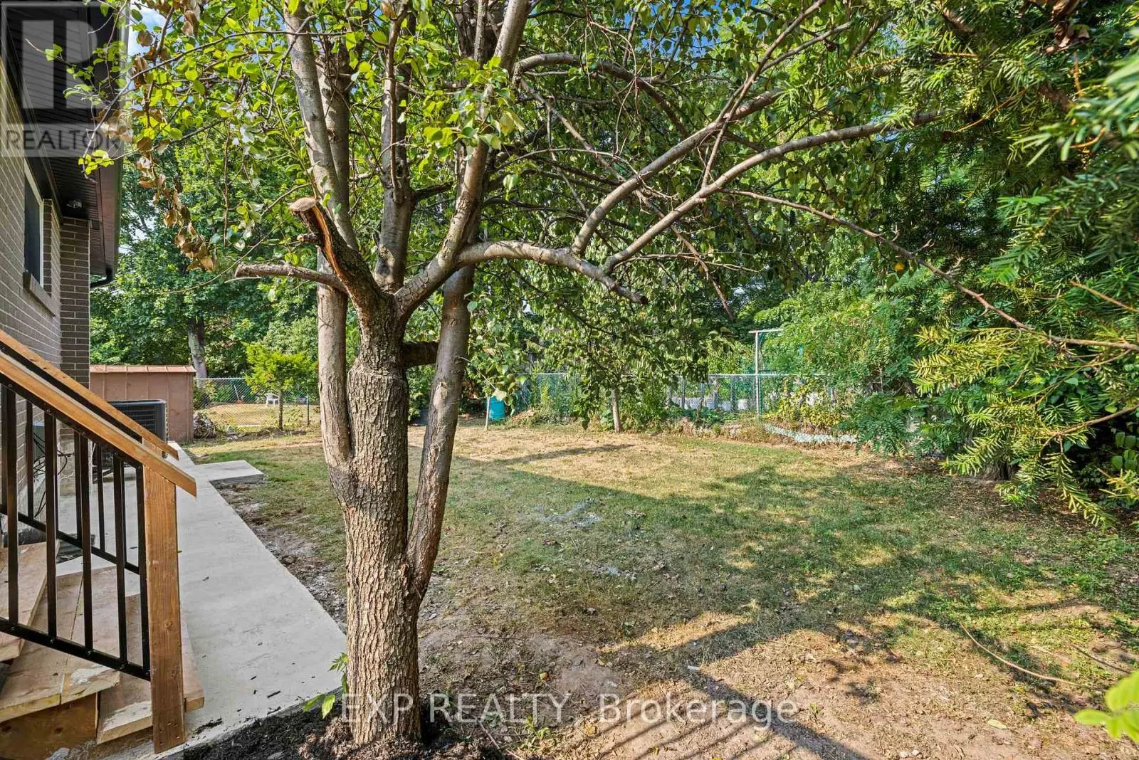 5 MIDCROFT DRIVE
