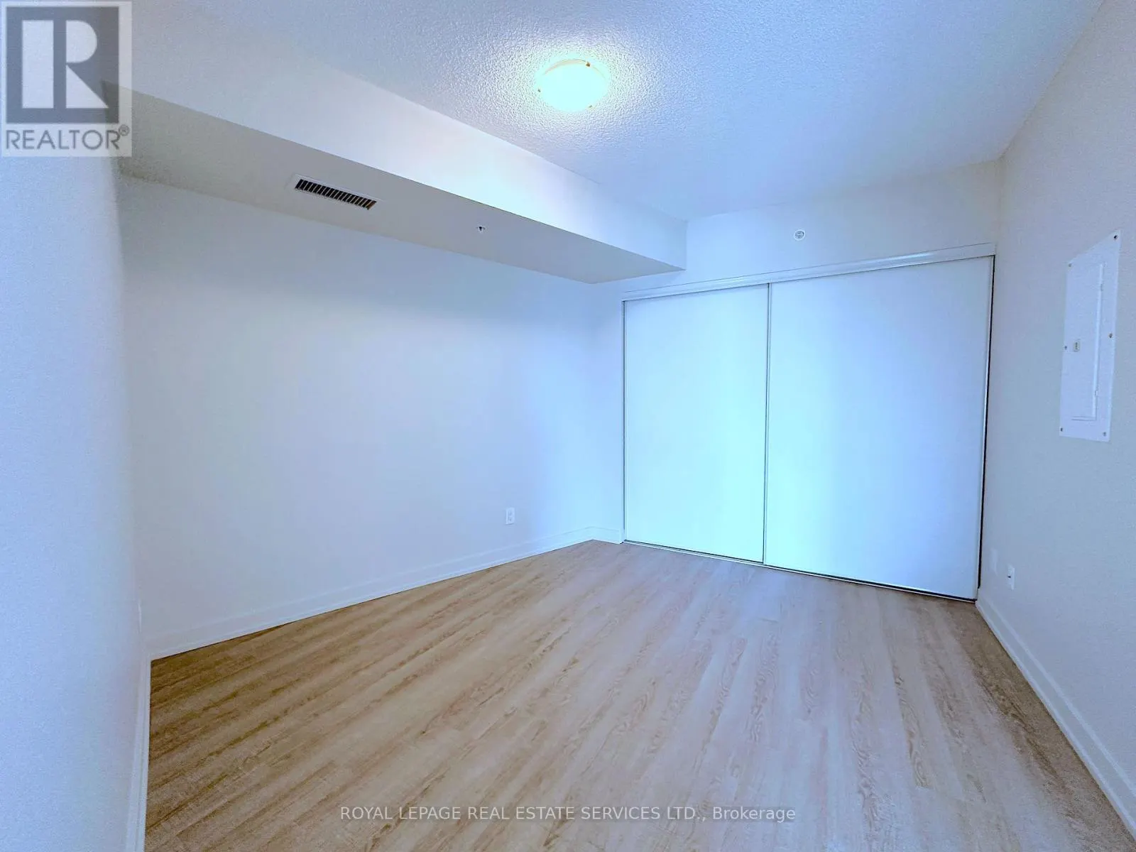 510 - 763 WOODBINE AVENUE