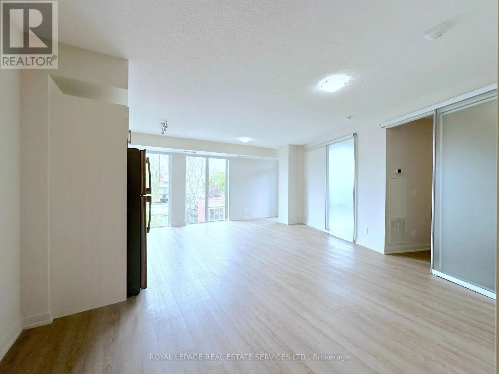 510 - 763 WOODBINE AVENUE