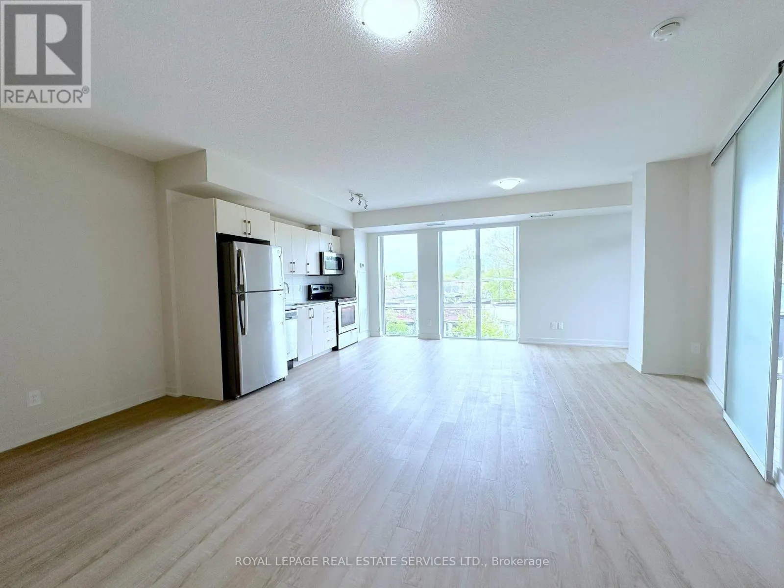 510 - 763 WOODBINE AVENUE