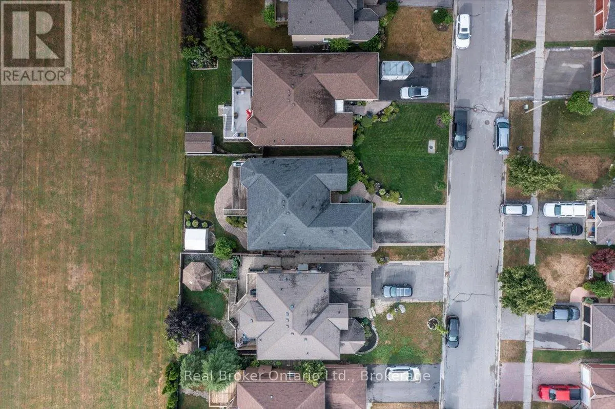 961 RIDGE VALLEY DRIVE