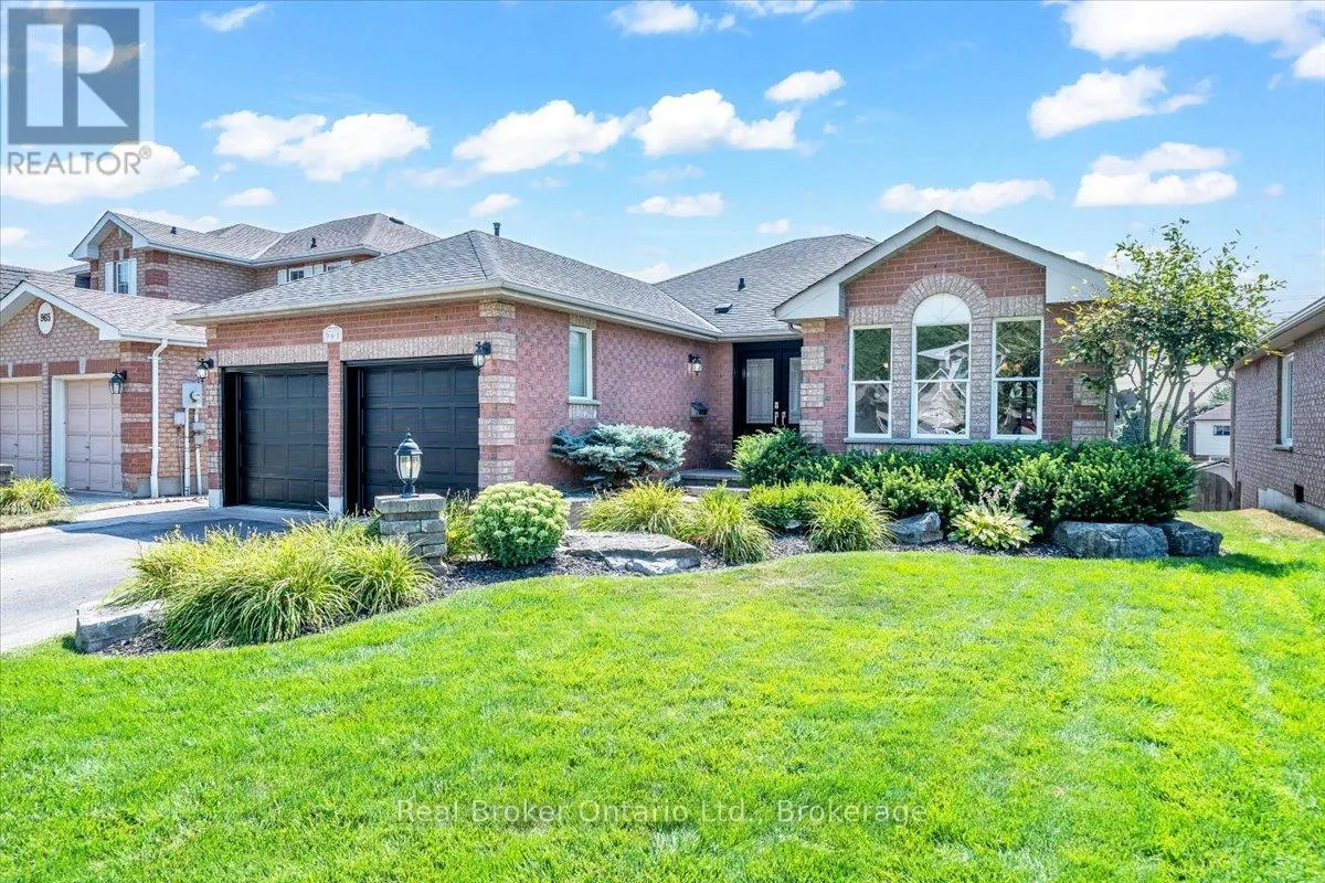 961 RIDGE VALLEY DRIVE