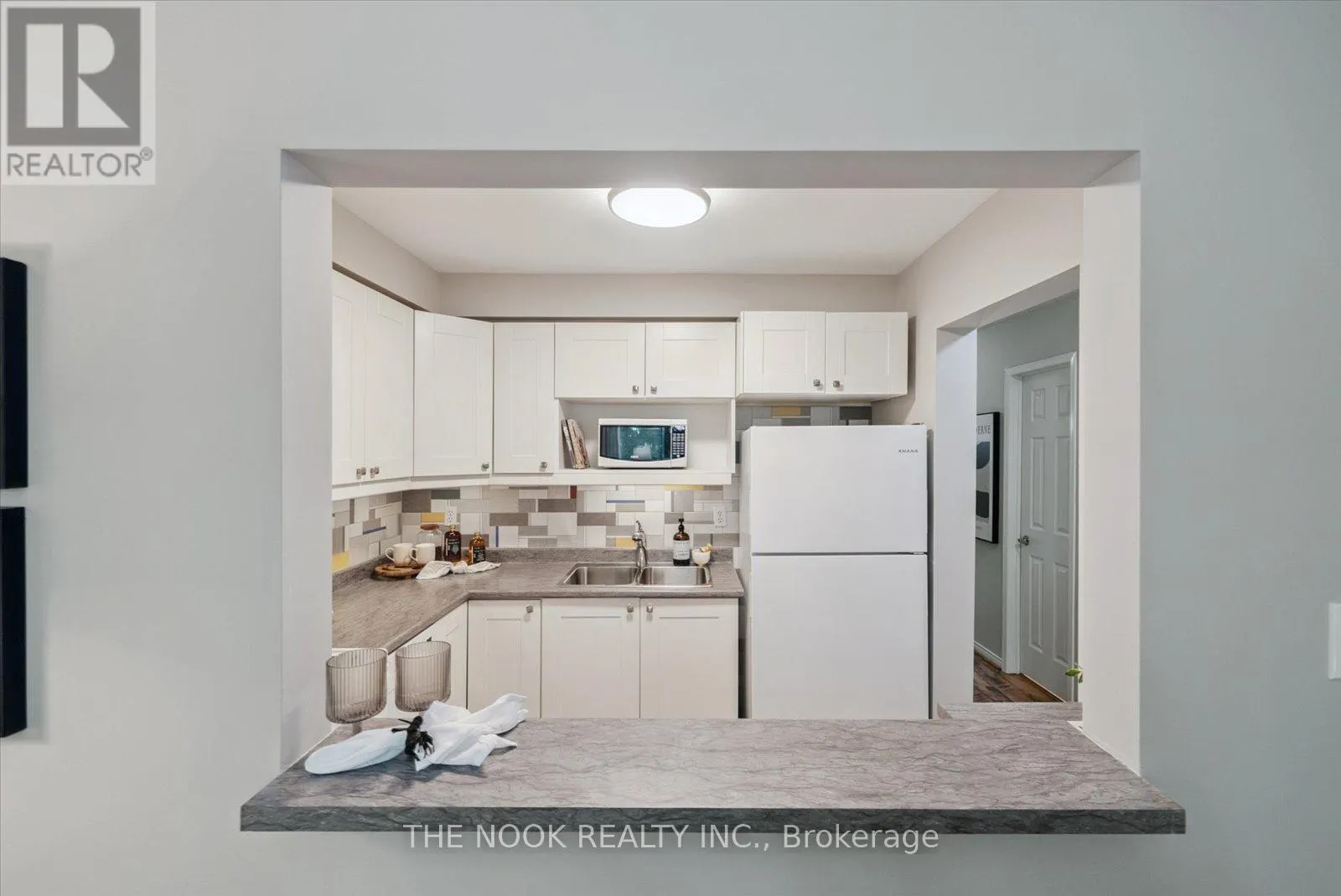 36 - 905 BAYLY STREET, #36