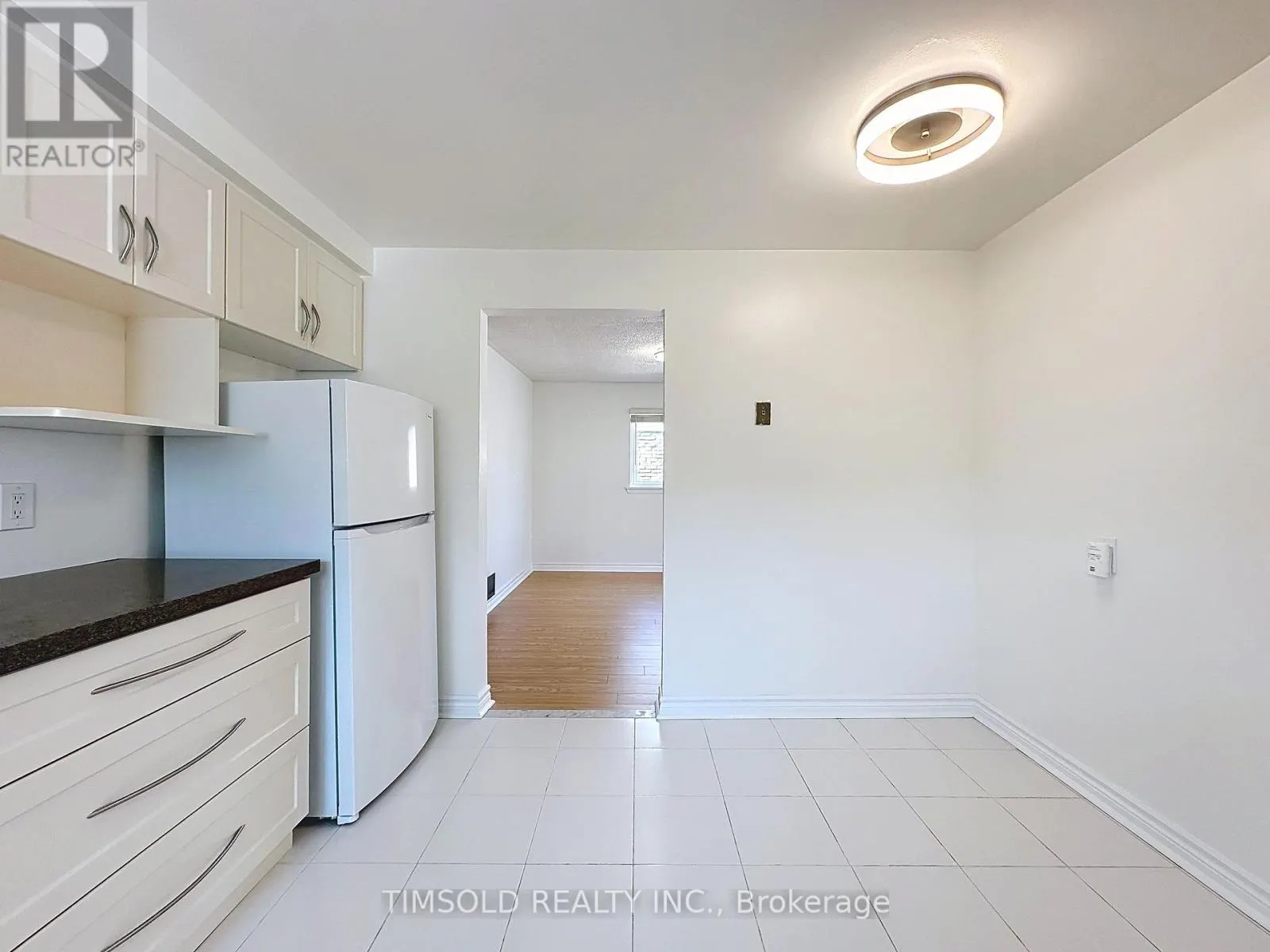 6 LOFTHOUSE SQUARE