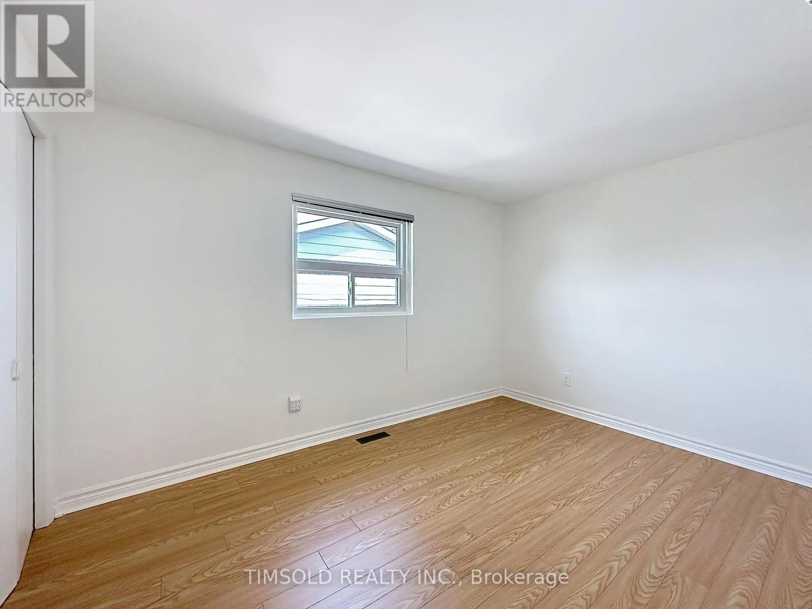 6 LOFTHOUSE SQUARE