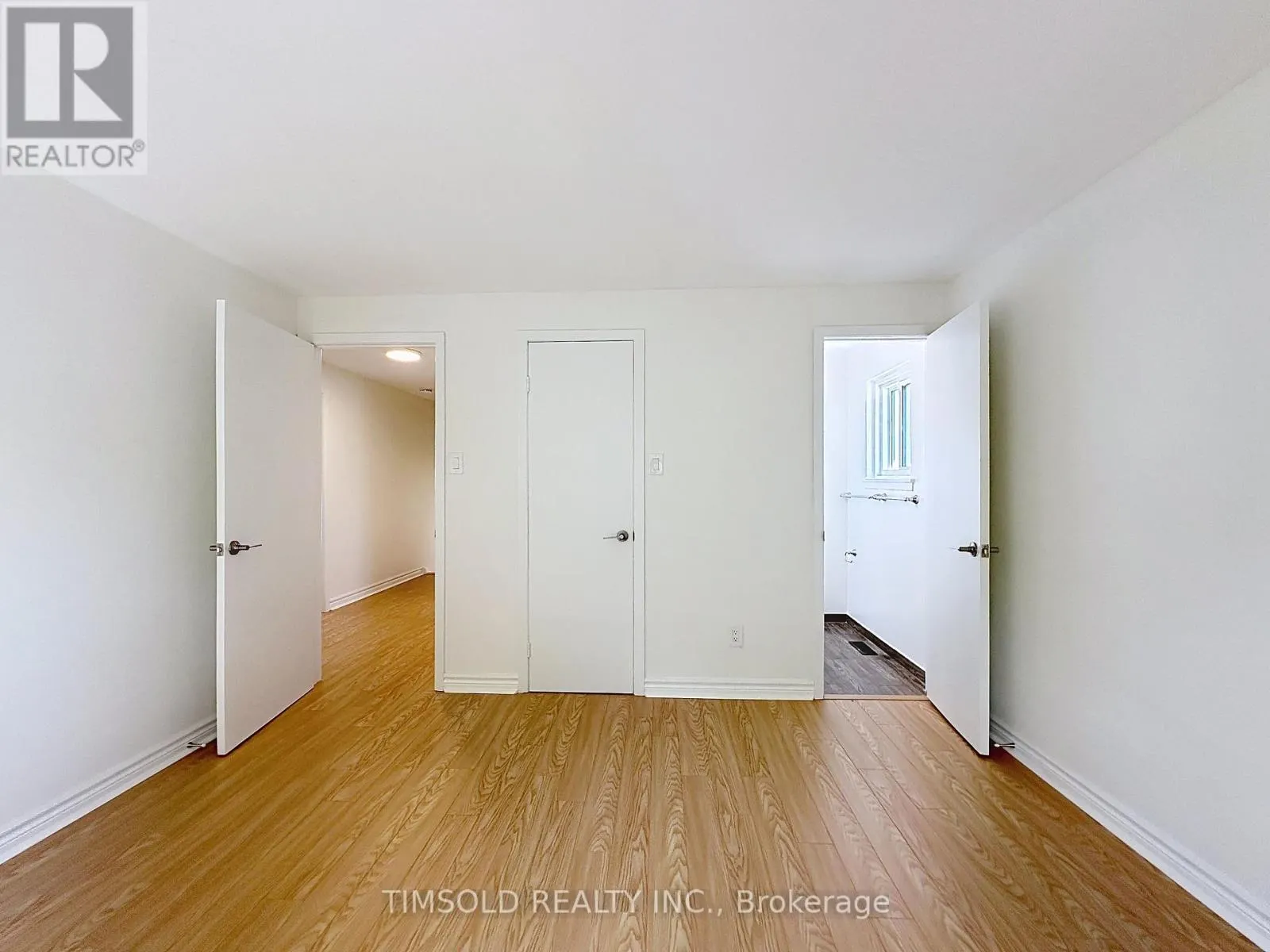6 LOFTHOUSE SQUARE