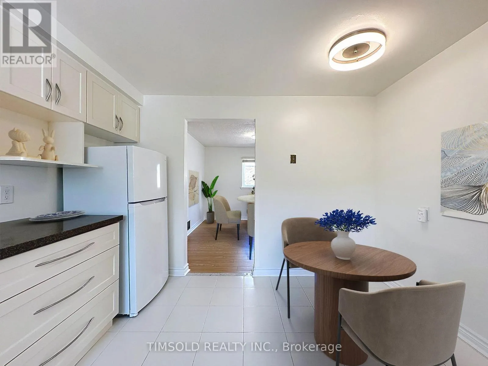 6 LOFTHOUSE SQUARE