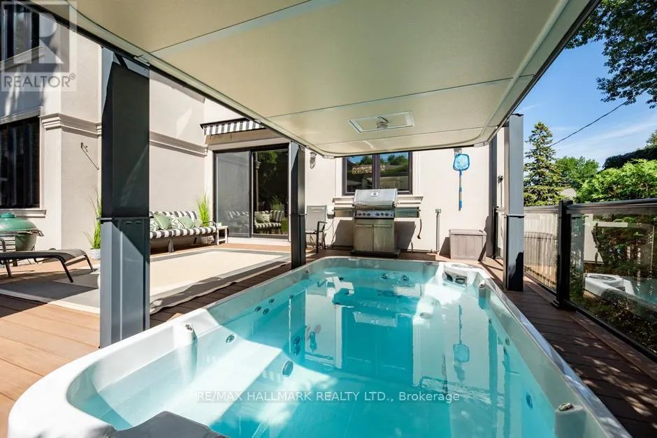 44 SCARBORO CRESCENT