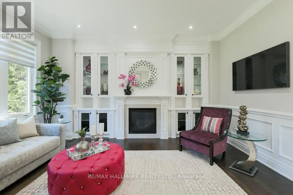 44 SCARBORO CRESCENT