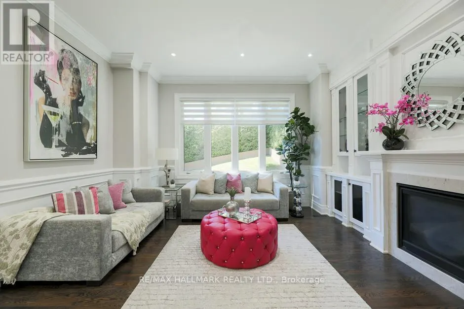 44 SCARBORO CRESCENT