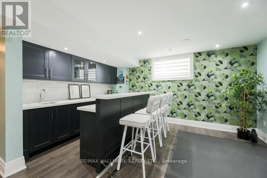 44 SCARBORO CRESCENT
