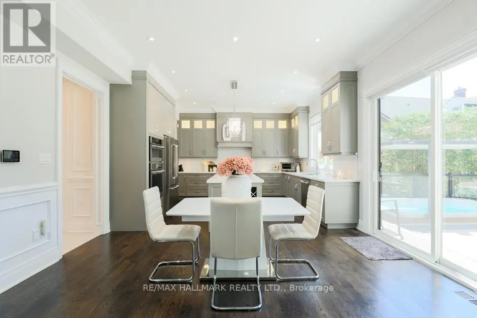 44 SCARBORO CRESCENT