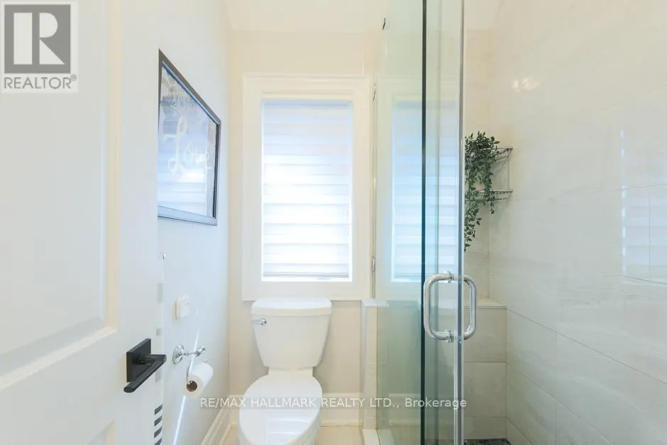 44 SCARBORO CRESCENT