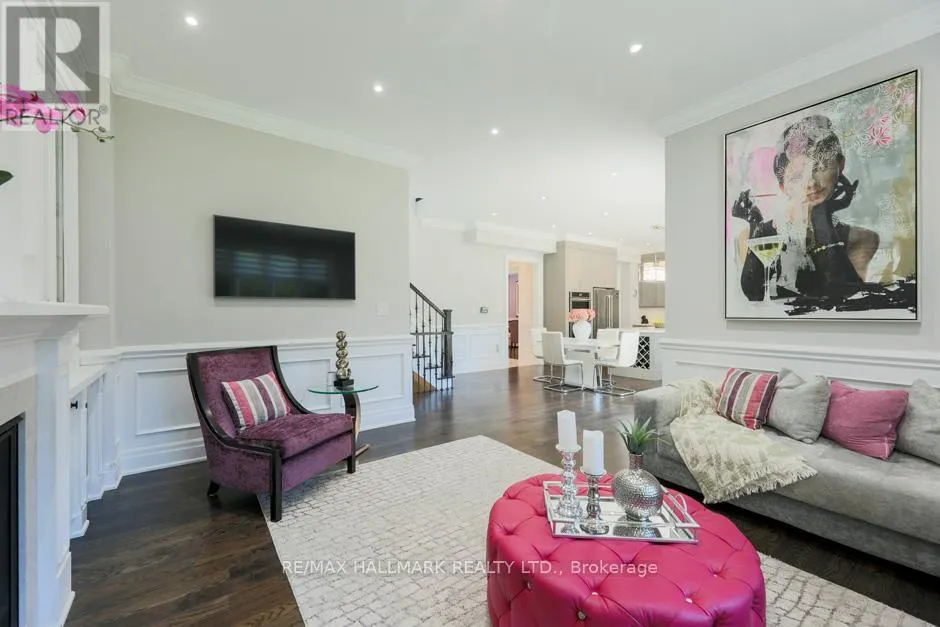 44 SCARBORO CRESCENT
