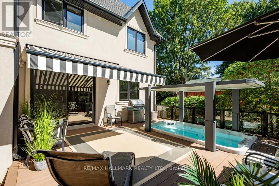44 SCARBORO CRESCENT