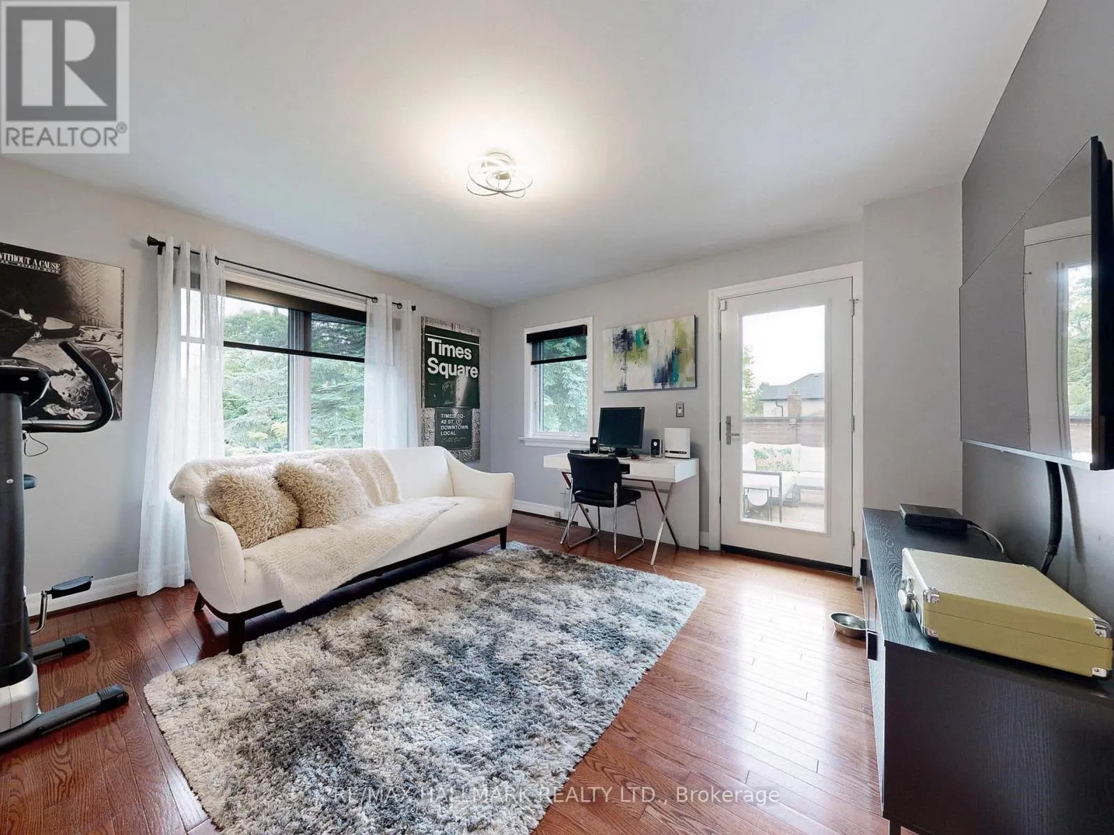 30 LARWOOD BOULEVARD
