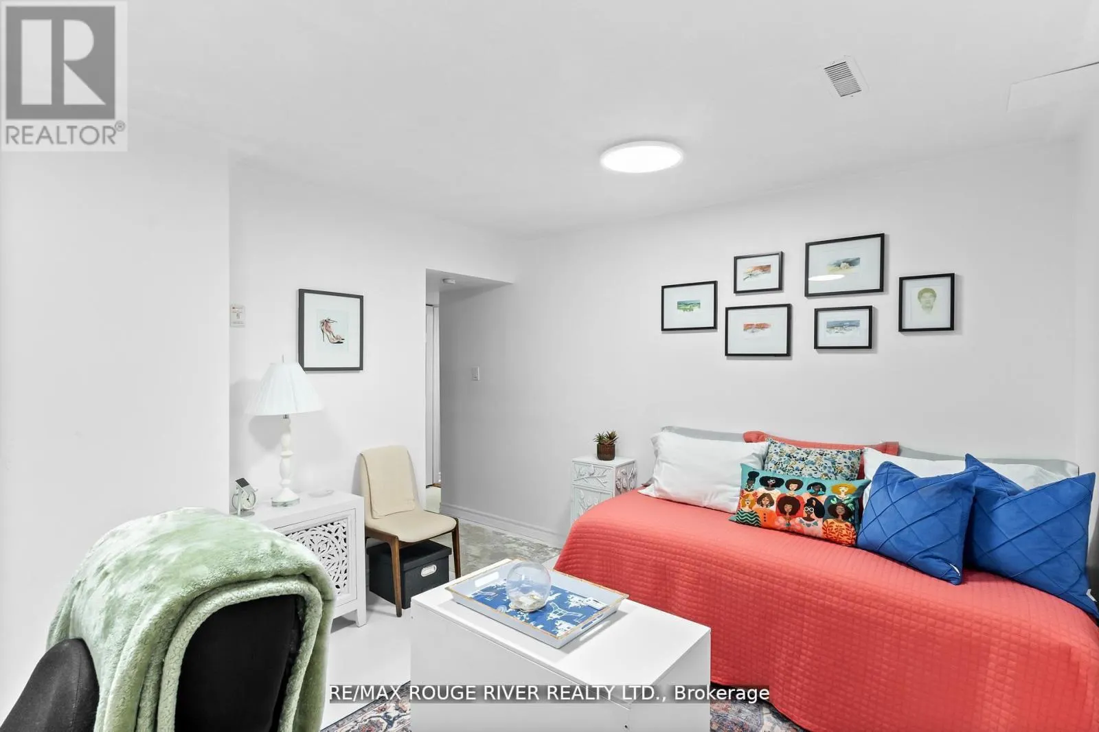 11 MAPLE EDGE LANE
