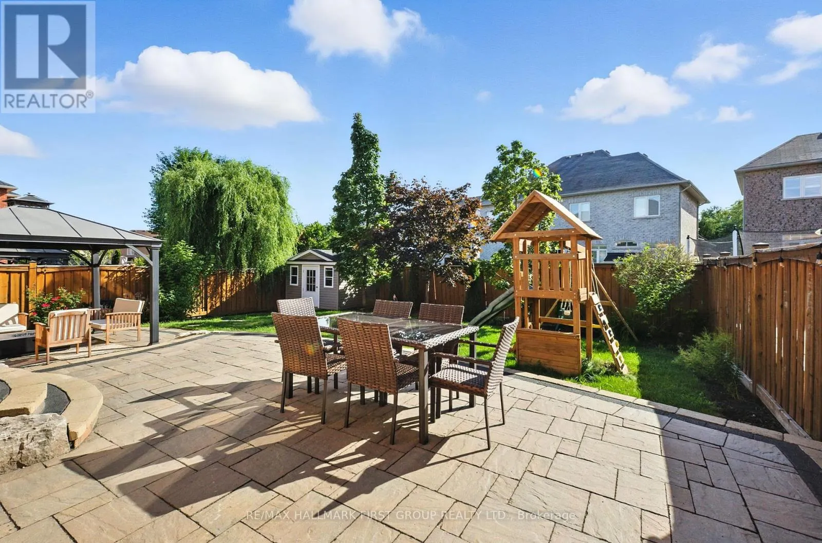 2318 CANTERBURY CRESCENT