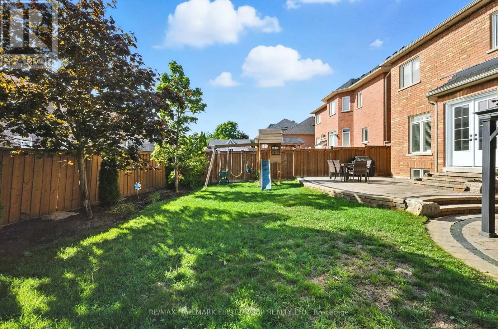 2318 CANTERBURY CRESCENT