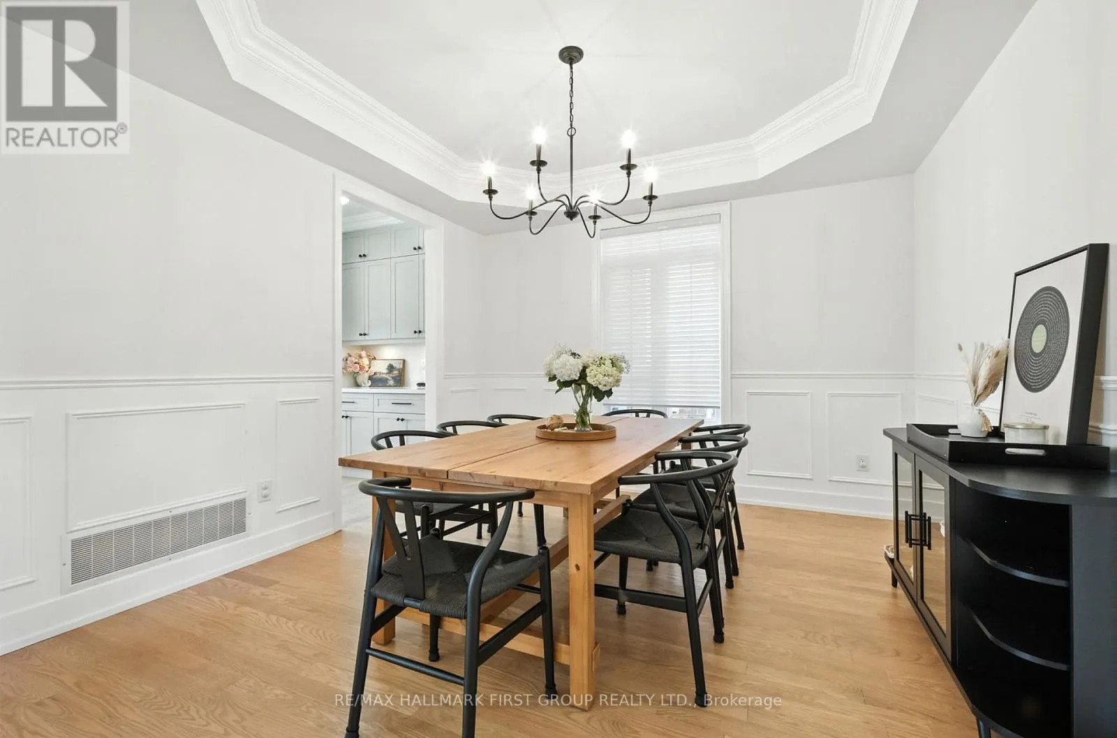2318 CANTERBURY CRESCENT
