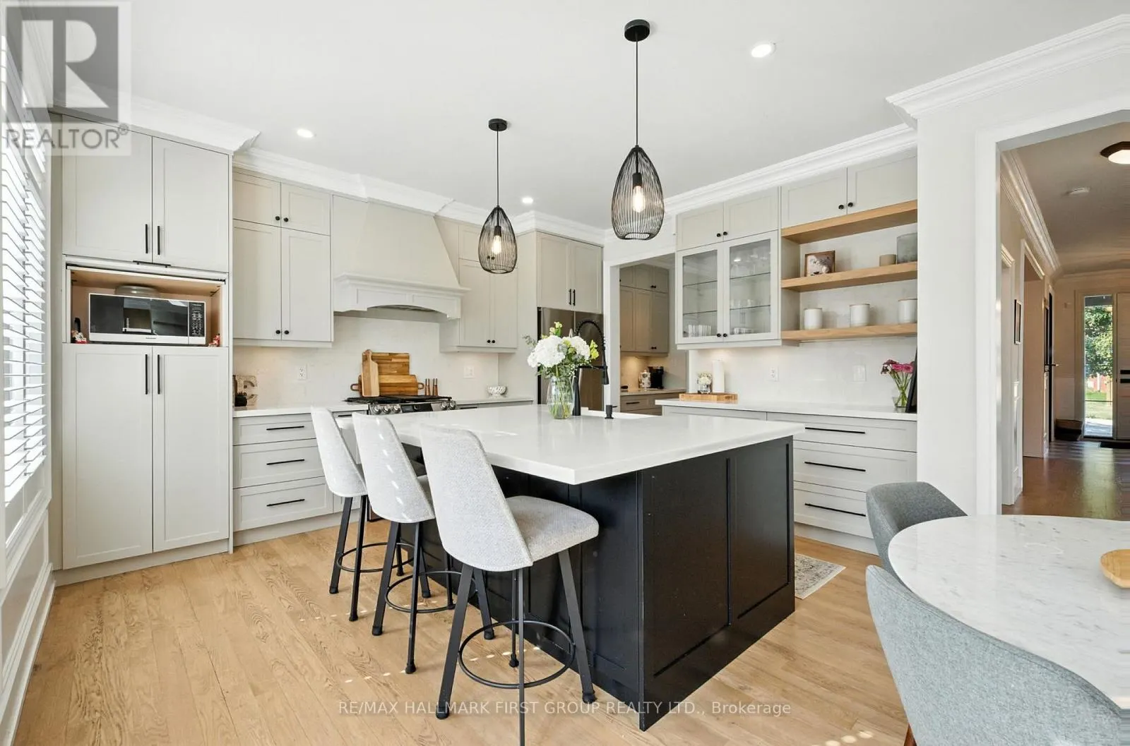 2318 CANTERBURY CRESCENT