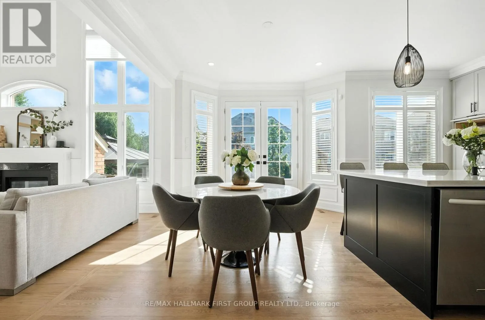 2318 CANTERBURY CRESCENT