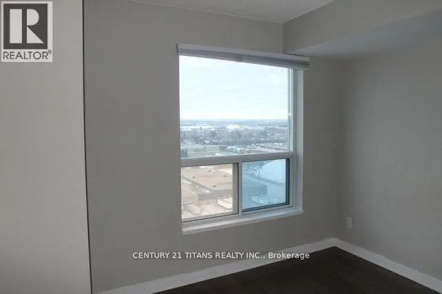2015 - 36 LEE CENTRE DRIVE E