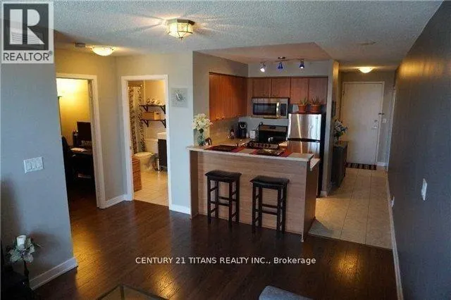 2015 - 36 LEE CENTRE DRIVE E