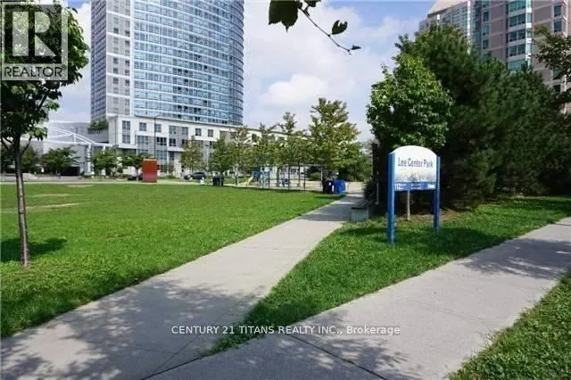 2015 - 36 LEE CENTRE DRIVE E
